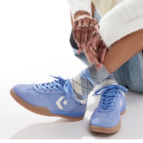 Converse Blue and White Sneakers. Unisex Size 8 Men’s 9.5 Women’s NWOT - Picture 2 of 11